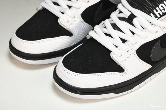 x Nike FD2629-100 Dunk SB Tightbooth Low  0119